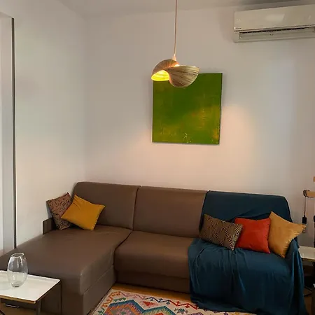 Exceptional Terrace In Center Of דירה