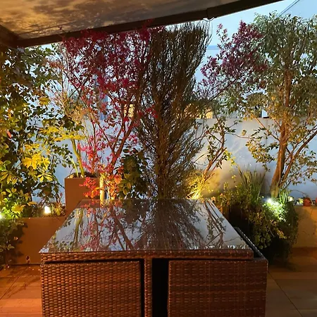 Exceptional Terrace In Center Of Apartment *