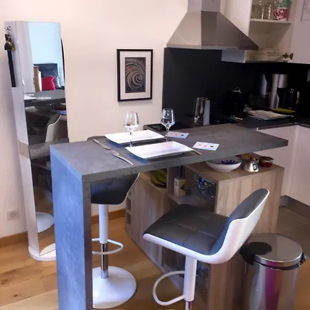 Exceptional Terrace In Center Of *