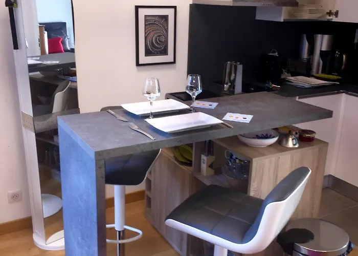 Exceptional Terrace In Center Of *